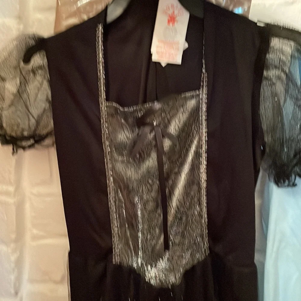 2 Rubie’s Costumes for Halloween or dress up - loads of fun for a girl (mlb)